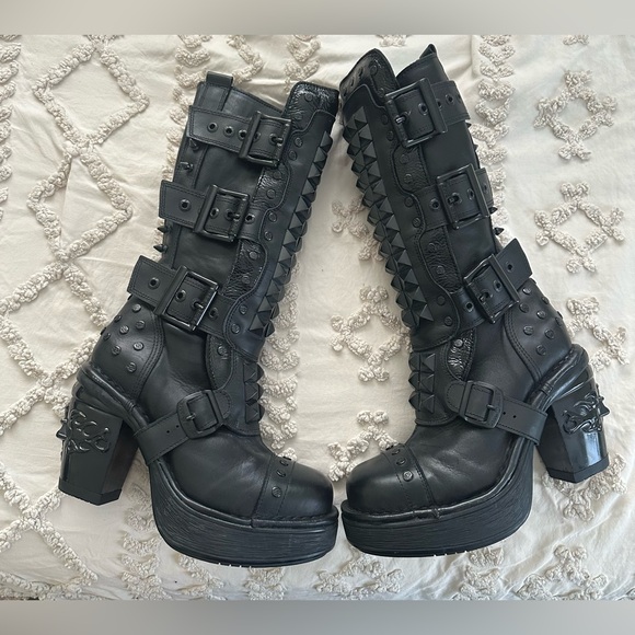 New rock black Italian leather Metallic studded boot - size 39 (US 8) worn once - Picture 12 of 16